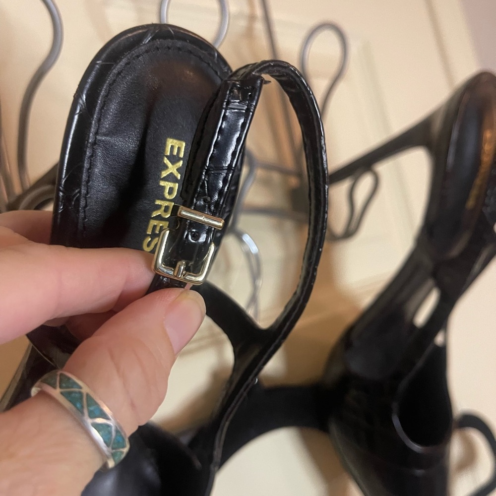 Express heels - Picture 2 of 5